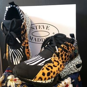 Steve Madden Size 6 Animal Print Wedge Sneaker